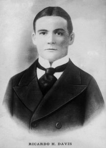 Ricardo H. Davis, 1920-tallet. av Unbekannt