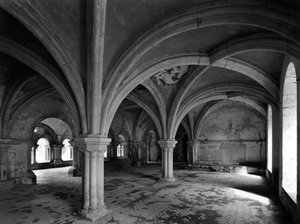 Romansk arkitektur: utsikt over den kapitulære hallen til det cistersiske klosteret Fontenay grunnlagt i 1118 (Cote d