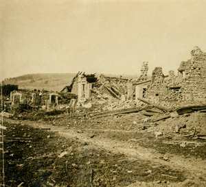 Ruinene av Les Éparges, Nord-Frankrike, c1914-c1918. av Unbekannt
