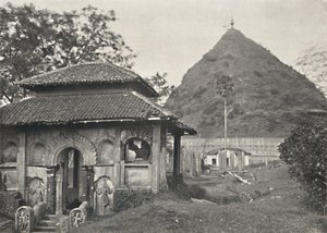 Ruwanwali Dagoba ved Anuradhapura. Østsiden, 1926 av Unbekannt