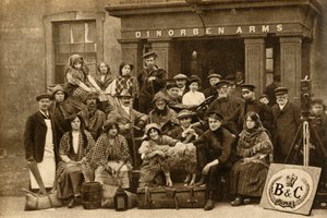 Screen-Stars On Location, 1914, 1933. av Unbekannt