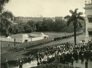 Andre ankomst av Lord Curzon til regjeringshuset, 1904, 1925. av Unbekannt