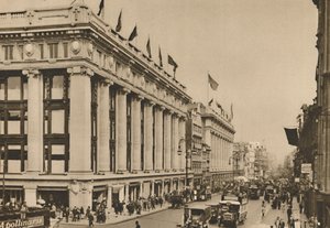 Selfridges og den siste av de gamle Oxford Street-butikkene som bygningen oppslukte, ca 1935. av Unbekannt