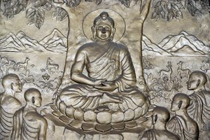 Shakyamuni Buddha forkynner prekenen - lovens hjul - for sine fem disipler. Ho Chi Minh-byen. Vietnam av Unbekannt