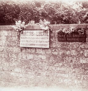 Tegn til minne om sivile som ble skutt av tyskerne, Dinant, Belgia, c1914-c1918 av Unbekannt