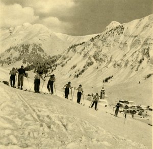 Skitime, Arlberg, Østerrike, c1935. av Unbekannt