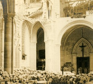 Soissons katedral, Soissons, Nord-Frankrike, c1914-c1918 av Unbekannt