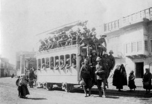 Soldater fra East Surrey-regimentet i Kazimain, på vei til Bagdad, Irak, 1917-1919 av Unbekannt