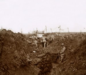 Soldater i skyttergravene, Massiges, Nord-Frankrike, c1914-c1918 av Unbekannt