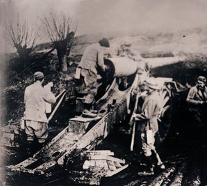 Soldater med tungt artilleri, c1914-c1918 av Unbekannt