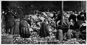 Sortering av en støvhaug ved et fylkesrådsdepot, London, c1850 1903 av Unbekannt