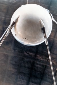 Sputnik 1, russisk satellitt, 1957 av Unbekannt