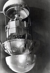 Sputnik 1, russisk satellitt, 1957 av Unbekannt