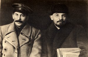 Stalin og Lenin, russiske bolsjevikiske revolusjonære ledere, Moskva, Russland, 1919 av Unbekannt