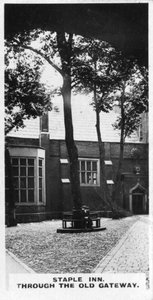 Staple Inn, Through the Old Gateway, London, ca 1920-tallet av Unbekannt