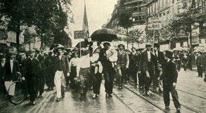 The French Call to Arms: Reservister som slutter seg til Colors i Paris, 1920. av Unbekannt
