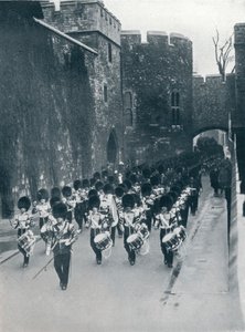Vaktene forlater Tower of London, c1914 av Unbekannt