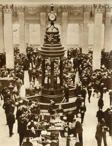 The Lutine Bell i Underwriting Room i Lloyds of London, 1933, 1935. av Unbekannt
