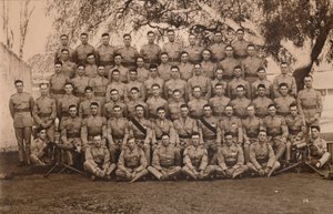 Machine Gun Platoon av den første bataljonen, The Queens Own Royal West Kent Regiment. Poona, Ind av Unbekannt