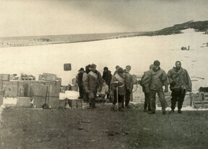 Partiet som besteg Erebus-fjellet og forlot hytta, 1908, 1909. av Unbekannt