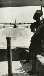 The Shadow Moves East, c1939-c1944 1946. av Unbekannt