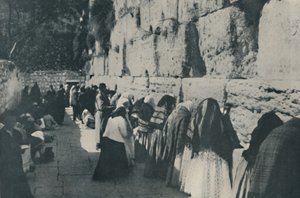 The Wailing Wall: The Day of Lamentation for the Lost City of their Fathers, c1935. av Unbekannt