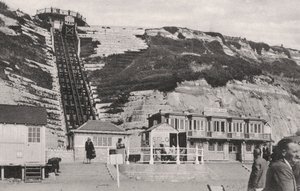Klippeheisen ved Bournemouth, Dorset, tidlig på 1900-tallet av Unbekannt