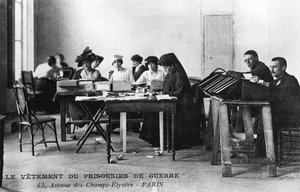 Klærne til krigsfangen, Champs-Élysées, Paris, første verdenskrig, 1914-1918 av Unbekannt