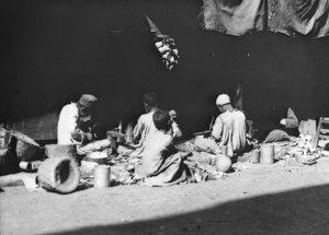 Tinnarbeidere, Kairo, Egypt, slutten av 1800- eller begynnelsen av 1900-tallet av Unbekannt