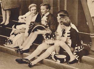 Trøtt ut, 1937 av Unbekannt