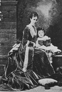 Tsarina Maria Feodorovna fra Russland med Tsarevich Nicholas, c1873 av Unbekannt