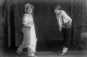 To barn, 1900-tallet av Unbekannt