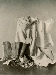 To par stag, knebukser, perlepose, veske og vattert underkjole, ca. 1700-tallet, 1937. av Unbekannt