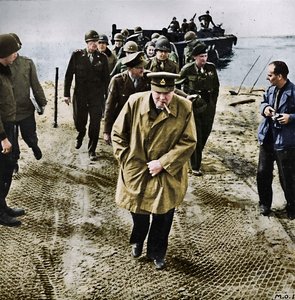 Winston Churchill over Rhinen. Utover i Tyskland! Videre til seier!, 1945 av Unbekannt