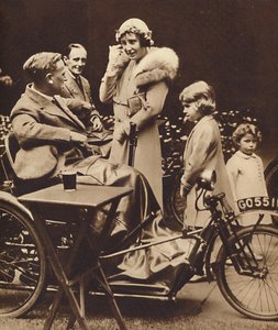 Med funksjonshemmede tidligere tjenestemenn, c1936, 1937 av Unbekannt