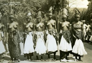 Kvinnelige dansere, Sierra Leone, 1900-tallet av Unbekannt