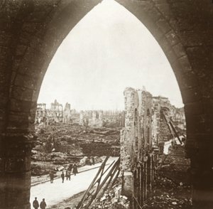 Ypres i ruiner, Flandern, Belgia, c1914-c1918 av Unbekannt