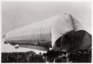 Zeppelin LZ 5 i Goeppingen, Tyskland, 1909 1933 av Unbekannt