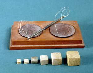 Chertvekter og kobbervekt, Mohenjodaro, 2300-1750 f.Kr