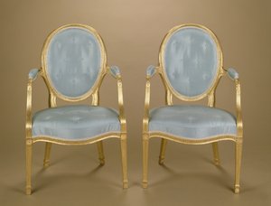 Par Adam ovalryggede forgylte carver-stoler, blått trukket, ca. 1780 av Unbekannt Unbekannt
