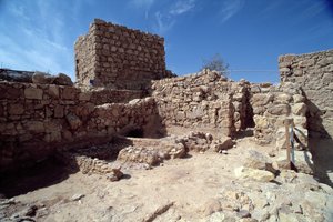 Rester av festningspalasset, bygget av Herodes den store (73-4 f.Kr.) ca. 37-31 f.Kr. av Unbekannt Unbekannt