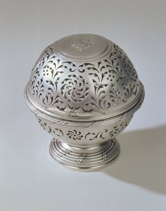 Såpeboks, del av et sett med ær og kum, av Francis Riel, Paris, 1771