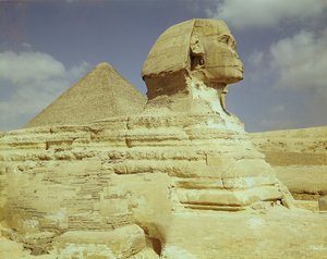 Sfinksen og den store pyramiden av Khufu i Giza, Gamle riket, ca. 2613-2494 f.Kr.