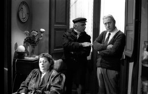 Alberto Sordi, Mario Monicelli og Shelley Winters på scenen til "Un borghese piccolo piccolo", regissert av Mario Monicelli av Unbekannt