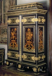 Armoire, med intarsiadekor, av Andre Charles Boulle (1642-1732), Paris, sent på 1600-tallet (ibenholt og bronse) av Unbekannt