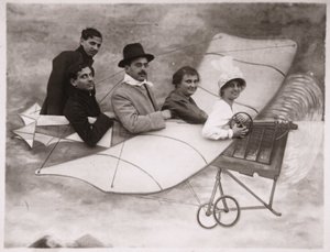 Kunst. Fotografering. Folk på et fly. Foto i en messe, Ungarn av Unbekannter Künstler