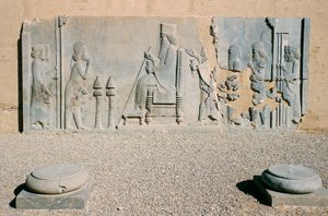 Basrelieff av Darius Den Stores Nowruz-publikum, Treasury, Persepolis (Unescos verdensarvliste av Benjamin Baud