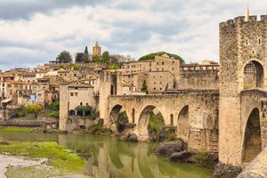 Besalu, Girona-provinsen, Catalonia, Spania., 2018 (bilde) av Unbekannter Künstler