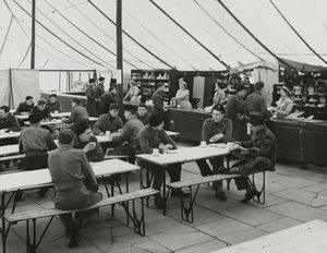 Kantinetelt, Weybourne Summer Camp, april 1954 (s/hvitt-bilde) av Unbekannt