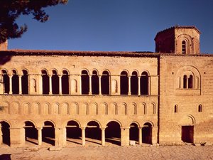 Church of Saint Sofia, utsikt over den vestlige portikofasaden konstruert under erkebiskop Grigorios av Unbekannt